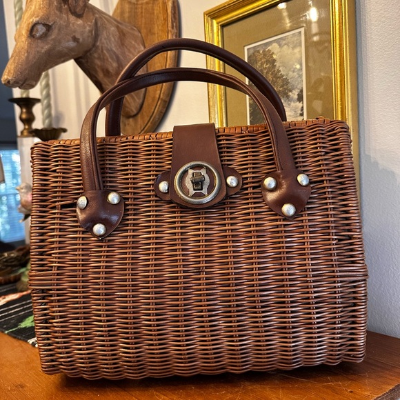 Vintage Handbags - Vintage Wicker Basket Handbag